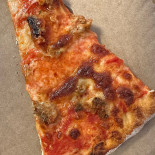De Lucia's Pizzeria